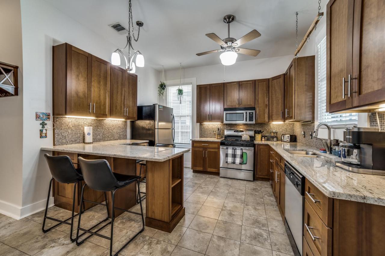 Downtown Historic 2Bdrm, Walk To Riverwalk, Alamo; Beautifully Renovated! San Antonio Zewnętrze zdjęcie