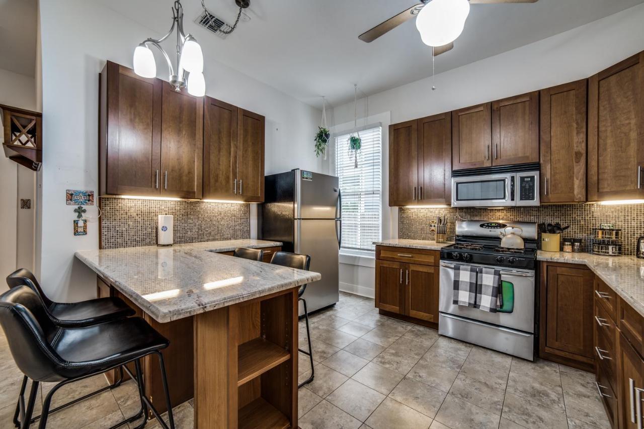Downtown Historic 2Bdrm, Walk To Riverwalk, Alamo; Beautifully Renovated! San Antonio Zewnętrze zdjęcie